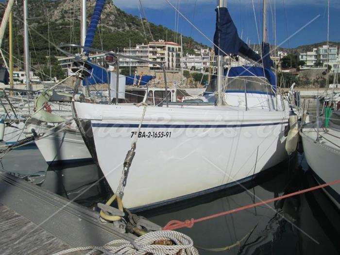 Coronado 35