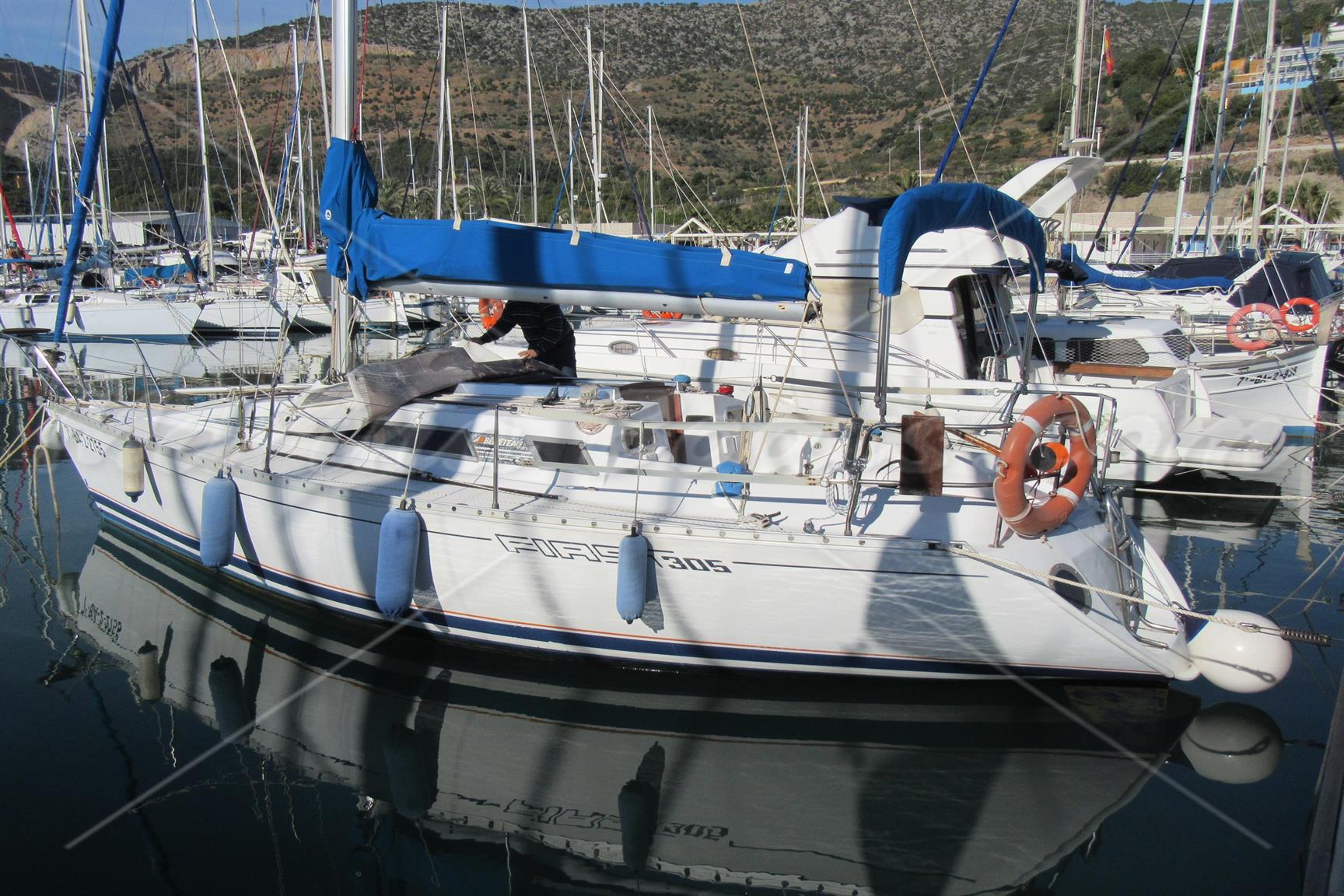 Beneteau First 305