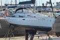 Beneteau Oceanis clipper 331 barco fuera del agua