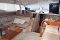 Azimut 36 Flybridge Salon visto desde popa