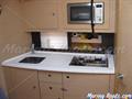 Beneteau Montecarlo 37 cocina en cabina