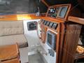 Callisto 50 Motor Sailer Vista lateral de timon interior