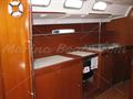 Beneteau 47.7 Cocina