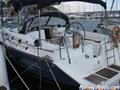 Beneteau Oceanis 411 Vista lateral capota antirrociones.