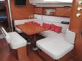 Beneteau Oceanis 43 Family dinette