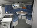 Beneteau Flyer serie 8 Vista general del salon con dinette 