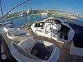 Sunseeker 88 Yacht Sillones puesto de mandos.