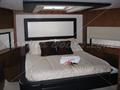 Sunseeker 88 Yacht Cabina vip.