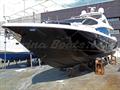 Sunseeker 88 Yacht Barco en seco de proa.