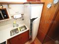 Fairline 42 cocina nevera