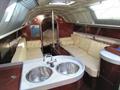 Beneteau 32S5 Vista interior salon.