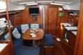 Beneteau Oceanis Clipper 393 Salon con la tv 