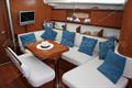 Beneteau Oceanis 43 Dinette por estribor