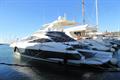 Sunseeker Predator 68 Vista completa por babor.