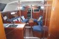 Beneteau Oceanis 331 Interior salon.