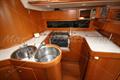 X-Yachts X 512 cocina por estribor 