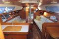 Beneteau First 305 Vista interior del salon