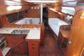 Beneteau First 375 Interior cocina y salon